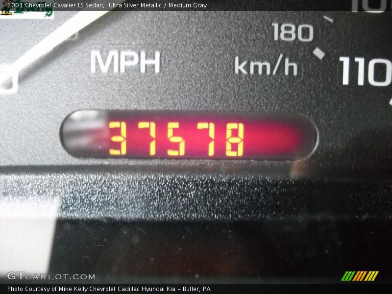 Ultra Silver Metallic / Medium Gray 2001 Chevrolet Cavalier LS Sedan