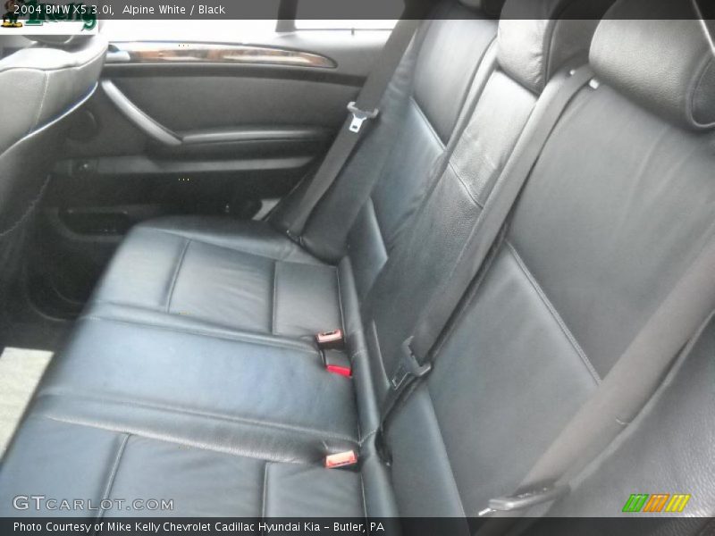 Alpine White / Black 2004 BMW X5 3.0i