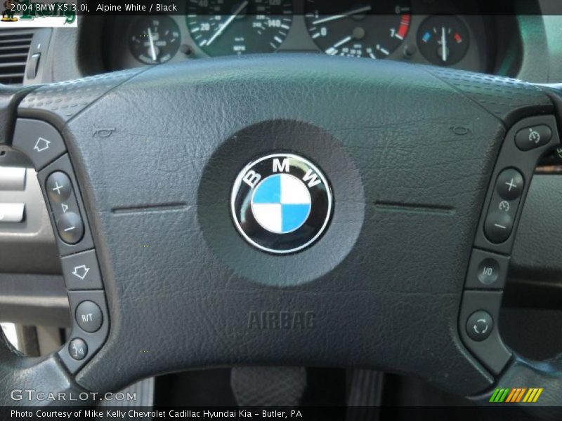 Alpine White / Black 2004 BMW X5 3.0i