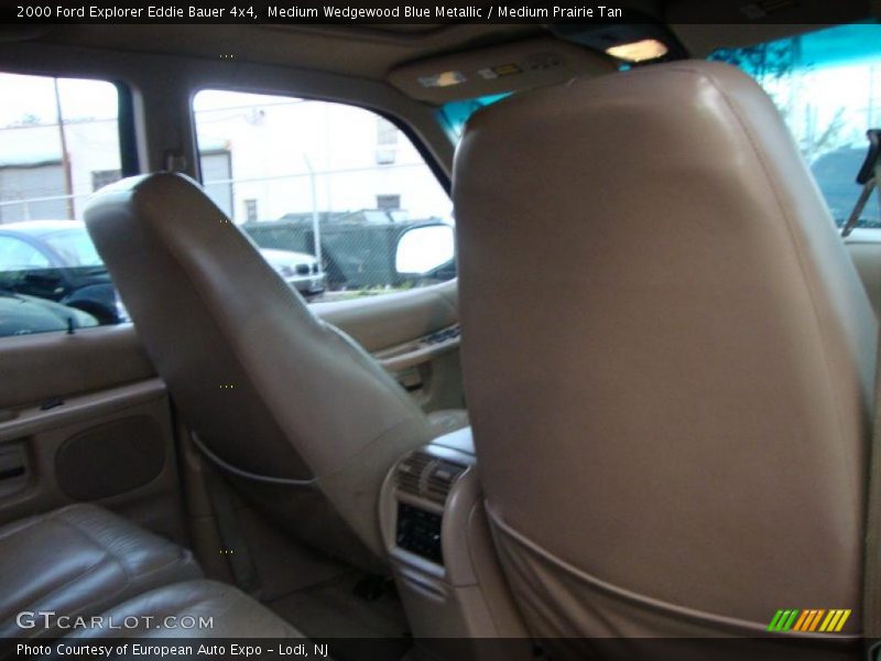Medium Wedgewood Blue Metallic / Medium Prairie Tan 2000 Ford Explorer Eddie Bauer 4x4