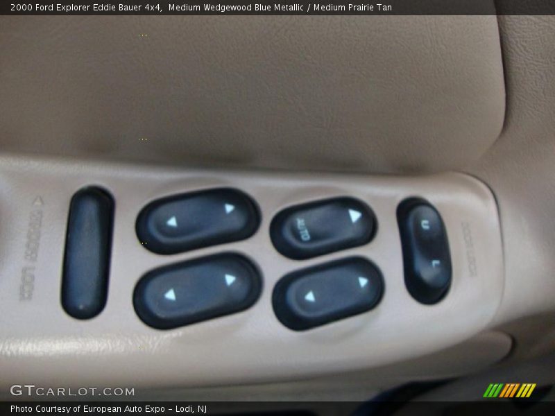 Medium Wedgewood Blue Metallic / Medium Prairie Tan 2000 Ford Explorer Eddie Bauer 4x4