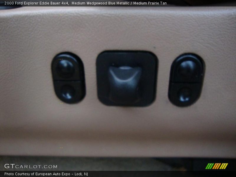 Medium Wedgewood Blue Metallic / Medium Prairie Tan 2000 Ford Explorer Eddie Bauer 4x4