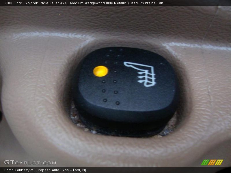 Medium Wedgewood Blue Metallic / Medium Prairie Tan 2000 Ford Explorer Eddie Bauer 4x4