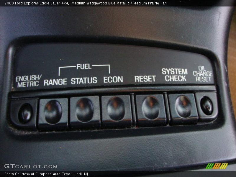 Medium Wedgewood Blue Metallic / Medium Prairie Tan 2000 Ford Explorer Eddie Bauer 4x4