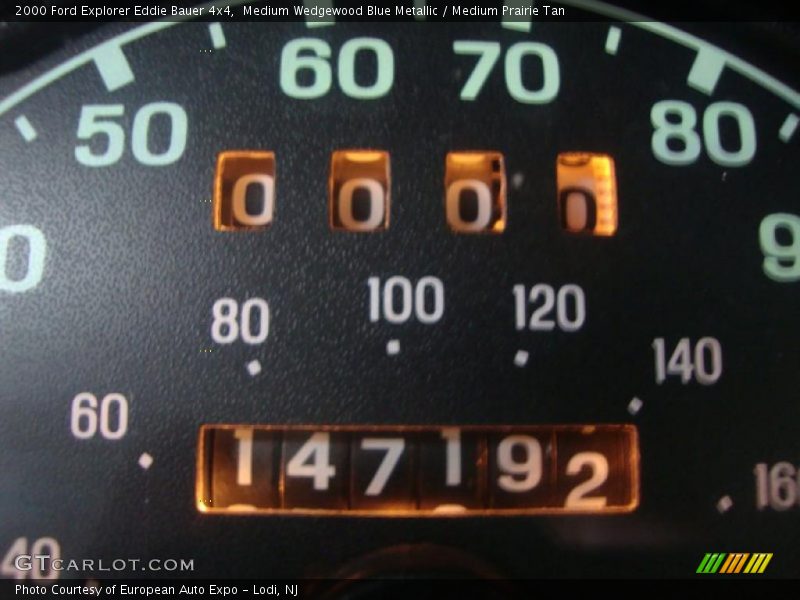 Medium Wedgewood Blue Metallic / Medium Prairie Tan 2000 Ford Explorer Eddie Bauer 4x4