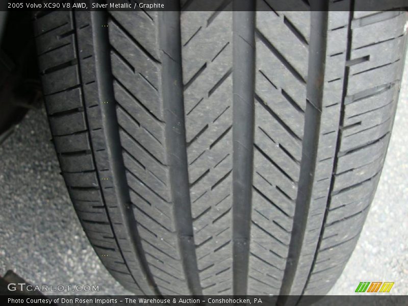 Silver Metallic / Graphite 2005 Volvo XC90 V8 AWD