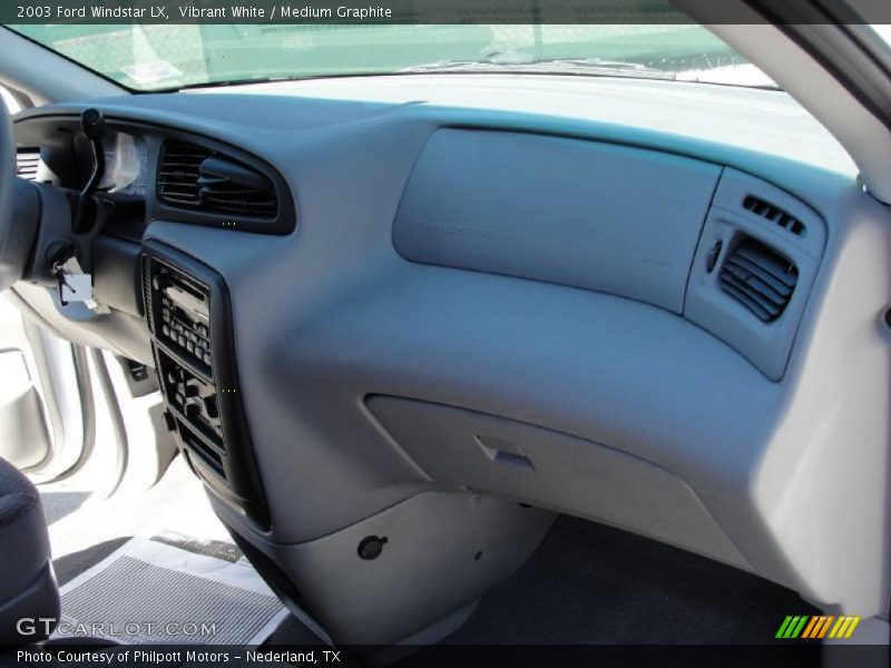 Vibrant White / Medium Graphite 2003 Ford Windstar LX