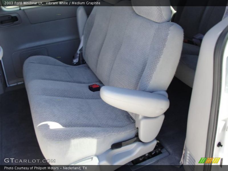 Vibrant White / Medium Graphite 2003 Ford Windstar LX