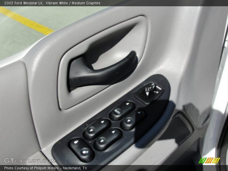 Vibrant White / Medium Graphite 2003 Ford Windstar LX