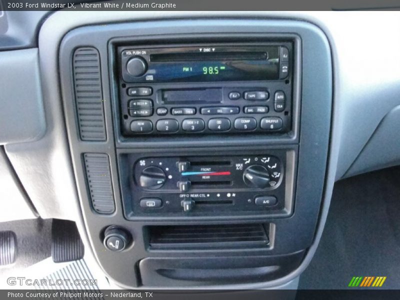 Vibrant White / Medium Graphite 2003 Ford Windstar LX