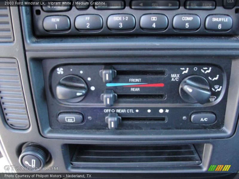 Vibrant White / Medium Graphite 2003 Ford Windstar LX