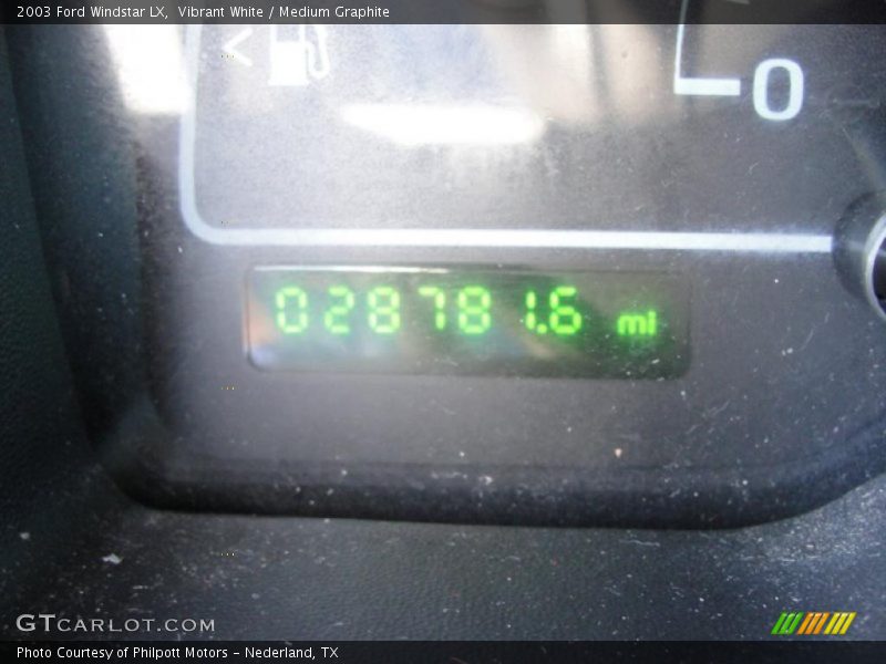 Vibrant White / Medium Graphite 2003 Ford Windstar LX