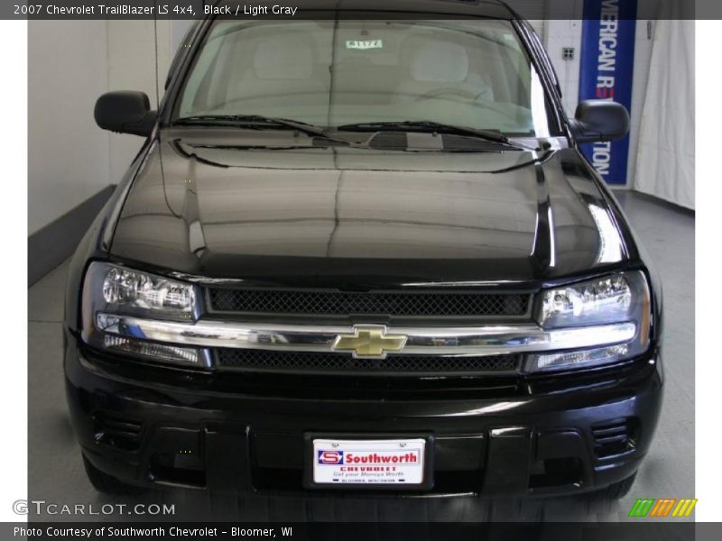 Black / Light Gray 2007 Chevrolet TrailBlazer LS 4x4