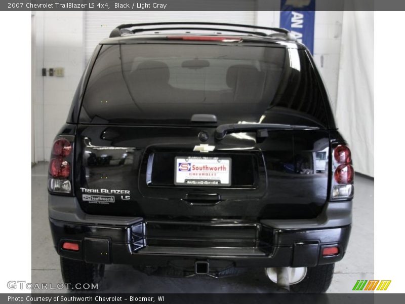Black / Light Gray 2007 Chevrolet TrailBlazer LS 4x4