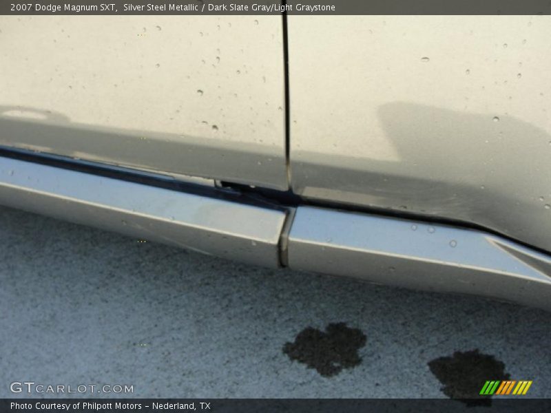 Silver Steel Metallic / Dark Slate Gray/Light Graystone 2007 Dodge Magnum SXT
