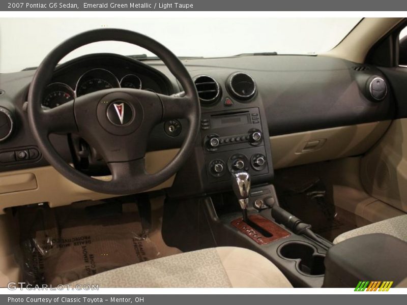 Emerald Green Metallic / Light Taupe 2007 Pontiac G6 Sedan