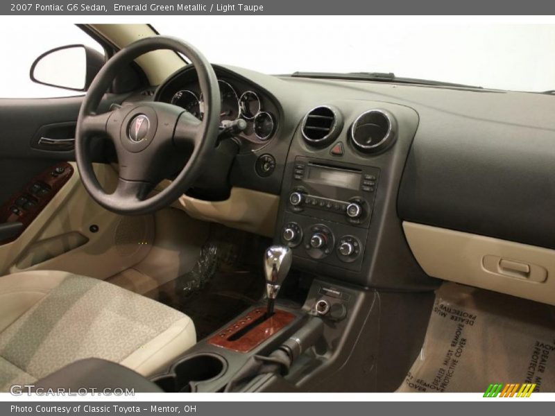 Emerald Green Metallic / Light Taupe 2007 Pontiac G6 Sedan