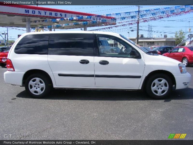 Vibrant White / Flint Grey 2005 Ford Freestar S