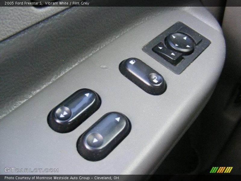 Vibrant White / Flint Grey 2005 Ford Freestar S