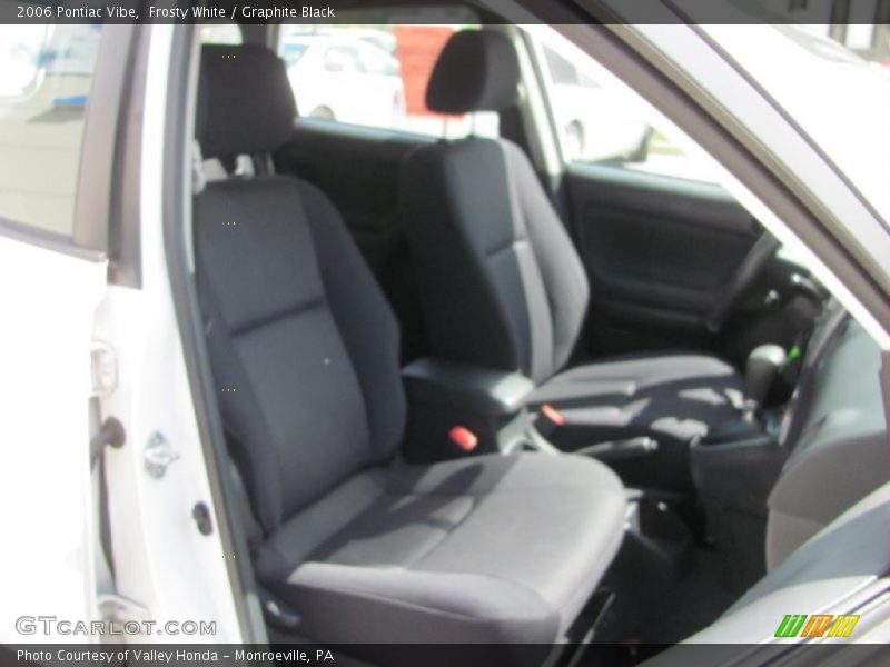 Frosty White / Graphite Black 2006 Pontiac Vibe