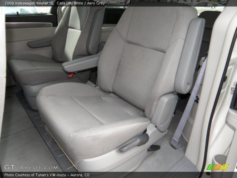 Calla Lilly White / Aero Grey 2009 Volkswagen Routan SE