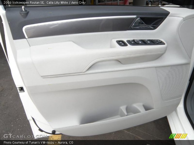 Calla Lilly White / Aero Grey 2009 Volkswagen Routan SE
