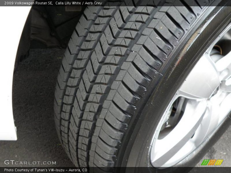Calla Lilly White / Aero Grey 2009 Volkswagen Routan SE