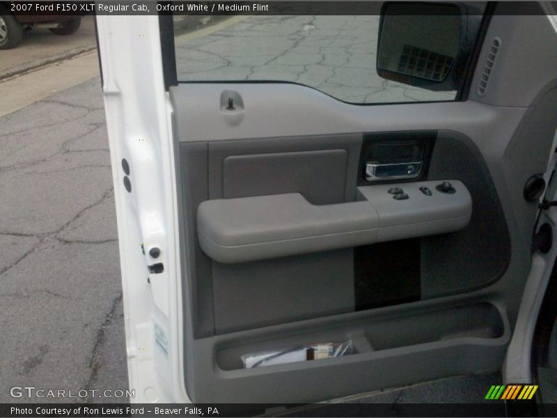 Oxford White / Medium Flint 2007 Ford F150 XLT Regular Cab