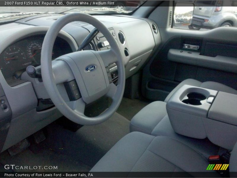 Oxford White / Medium Flint 2007 Ford F150 XLT Regular Cab