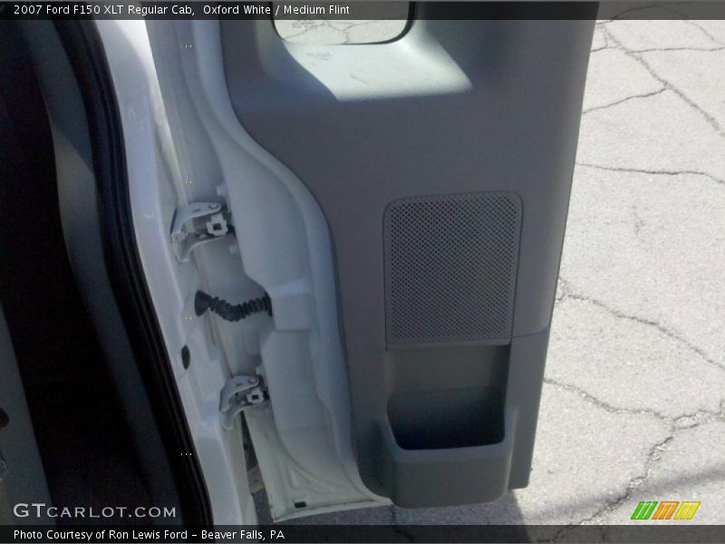 Oxford White / Medium Flint 2007 Ford F150 XLT Regular Cab
