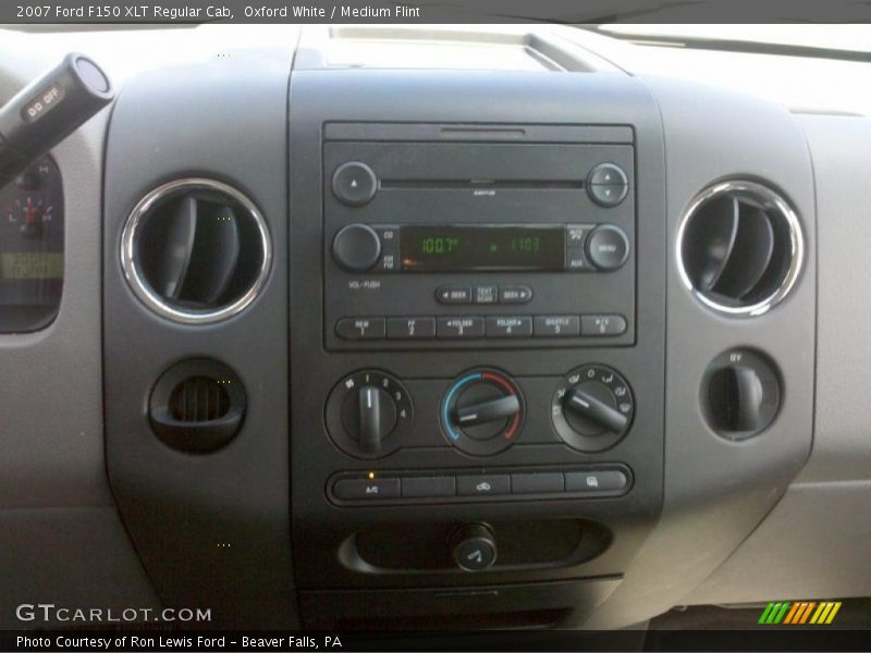 Oxford White / Medium Flint 2007 Ford F150 XLT Regular Cab