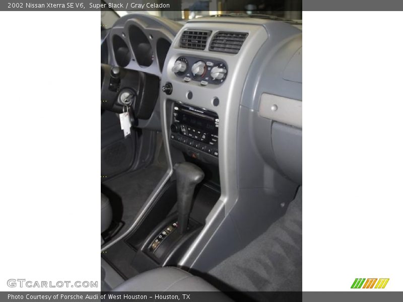 Super Black / Gray Celadon 2002 Nissan Xterra SE V6