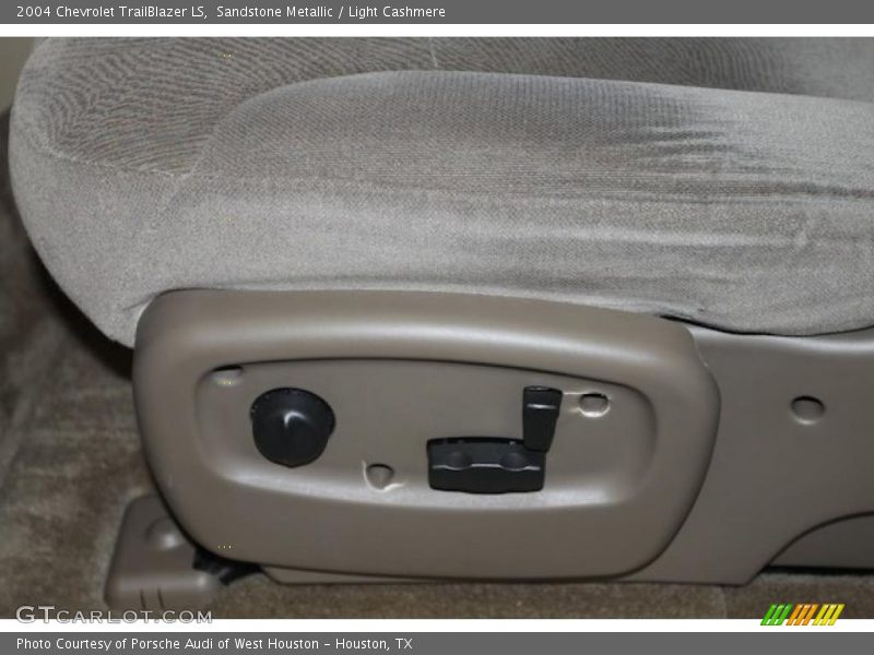 Sandstone Metallic / Light Cashmere 2004 Chevrolet TrailBlazer LS