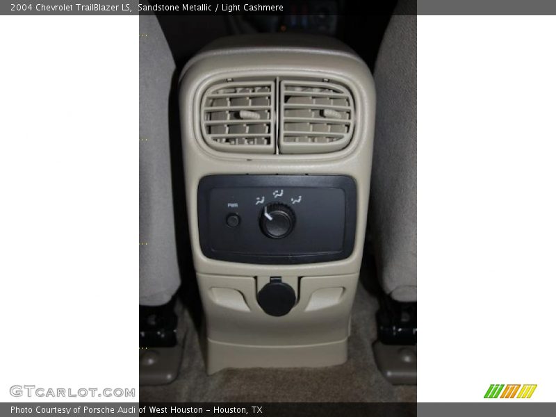 Sandstone Metallic / Light Cashmere 2004 Chevrolet TrailBlazer LS