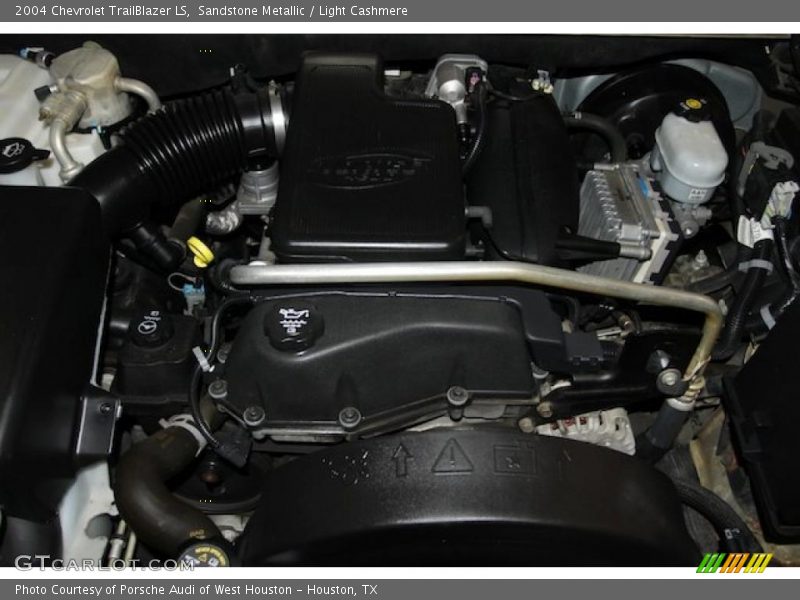 Sandstone Metallic / Light Cashmere 2004 Chevrolet TrailBlazer LS