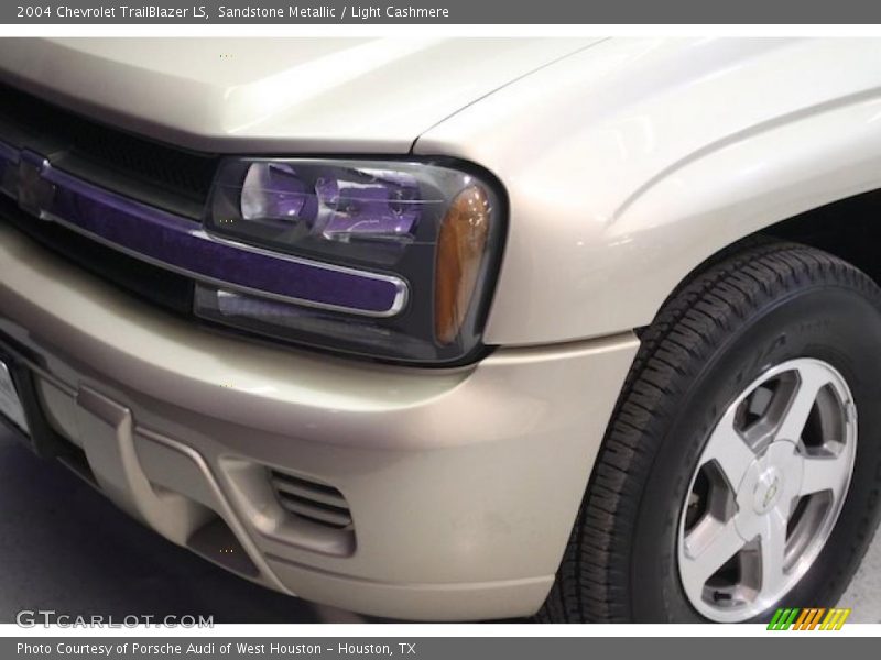 Sandstone Metallic / Light Cashmere 2004 Chevrolet TrailBlazer LS