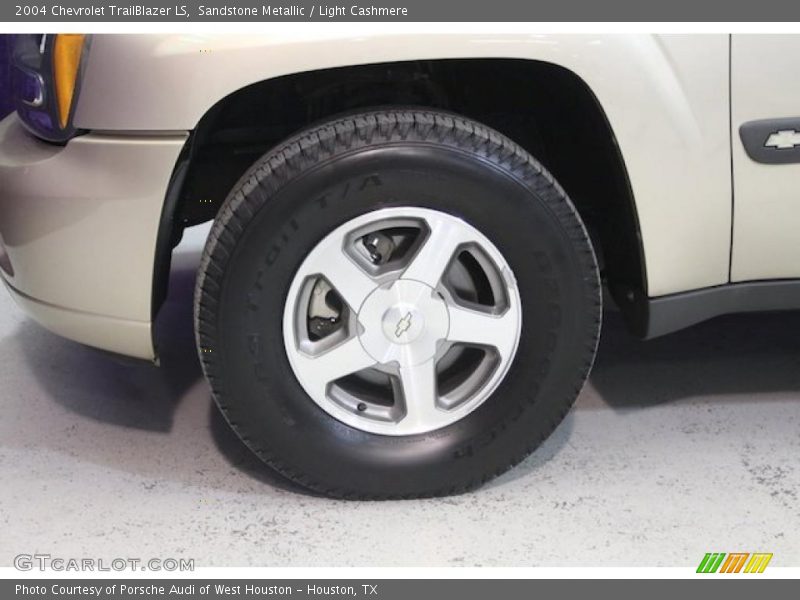 Sandstone Metallic / Light Cashmere 2004 Chevrolet TrailBlazer LS