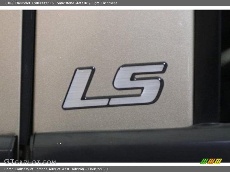 Sandstone Metallic / Light Cashmere 2004 Chevrolet TrailBlazer LS