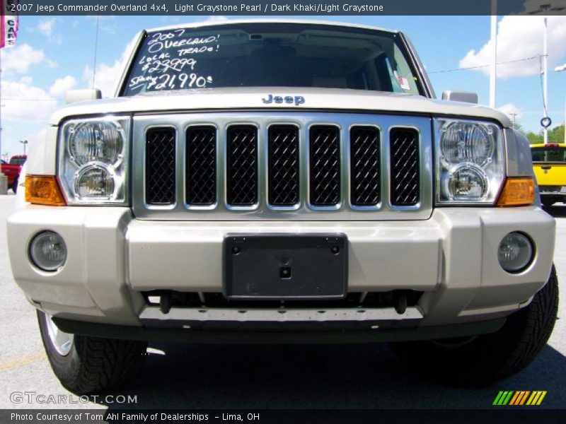 Light Graystone Pearl / Dark Khaki/Light Graystone 2007 Jeep Commander Overland 4x4