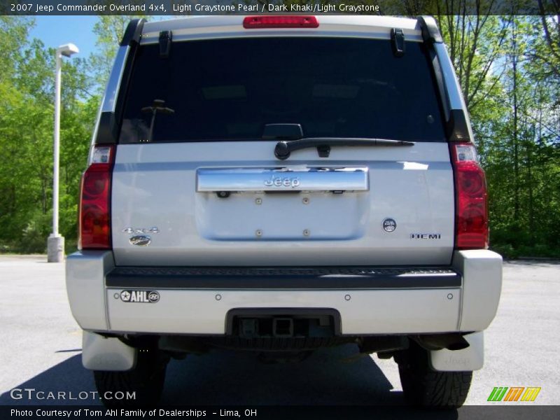 Light Graystone Pearl / Dark Khaki/Light Graystone 2007 Jeep Commander Overland 4x4