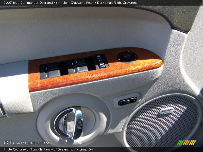 Light Graystone Pearl / Dark Khaki/Light Graystone 2007 Jeep Commander Overland 4x4