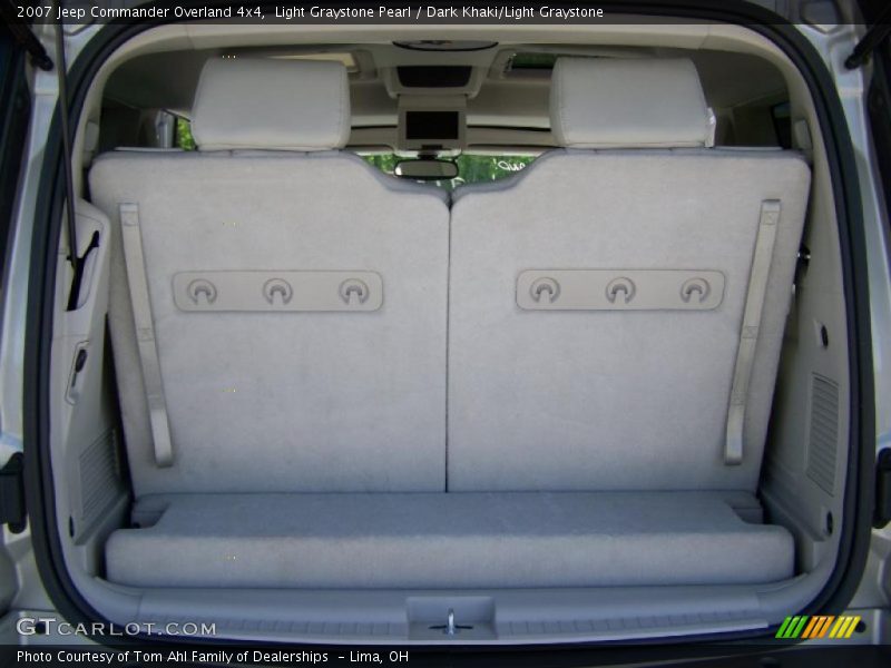 Light Graystone Pearl / Dark Khaki/Light Graystone 2007 Jeep Commander Overland 4x4