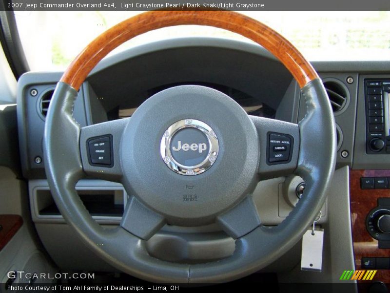 Light Graystone Pearl / Dark Khaki/Light Graystone 2007 Jeep Commander Overland 4x4