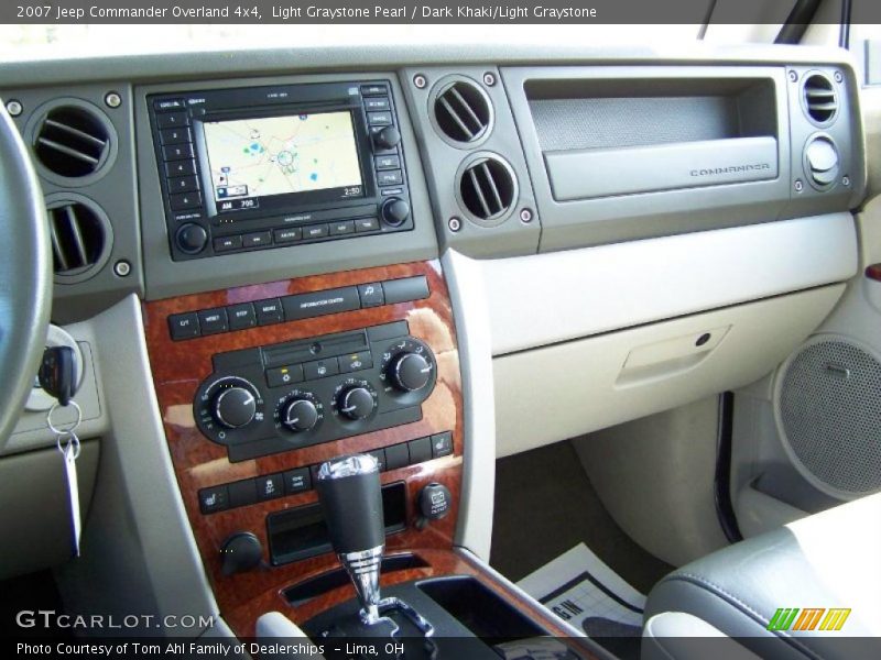 Light Graystone Pearl / Dark Khaki/Light Graystone 2007 Jeep Commander Overland 4x4