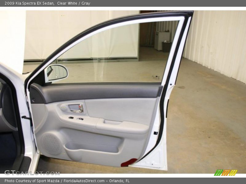 Clear White / Gray 2009 Kia Spectra EX Sedan