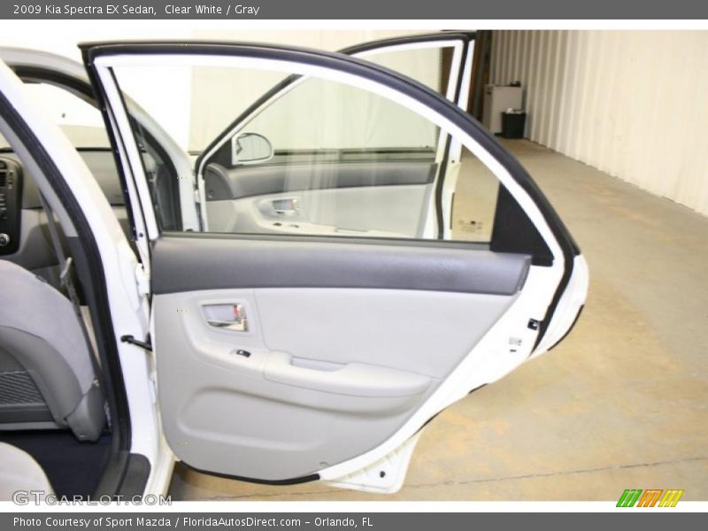 Clear White / Gray 2009 Kia Spectra EX Sedan