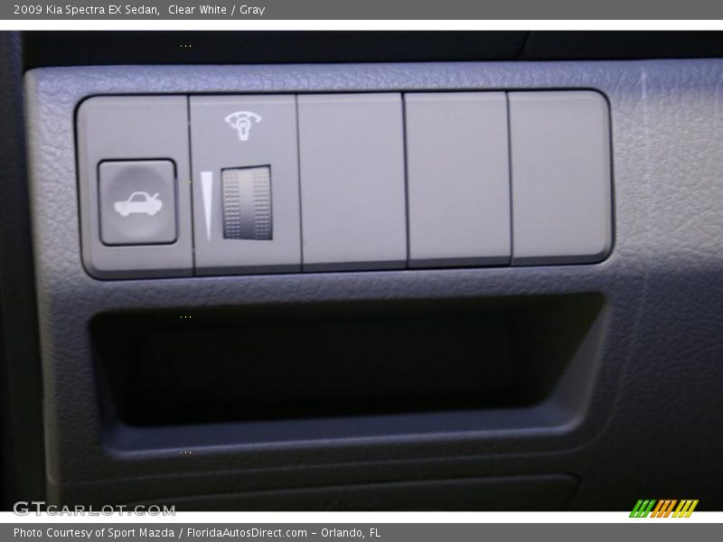 Clear White / Gray 2009 Kia Spectra EX Sedan
