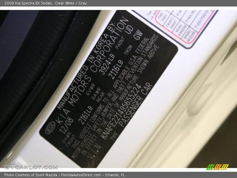 Clear White / Gray 2009 Kia Spectra EX Sedan