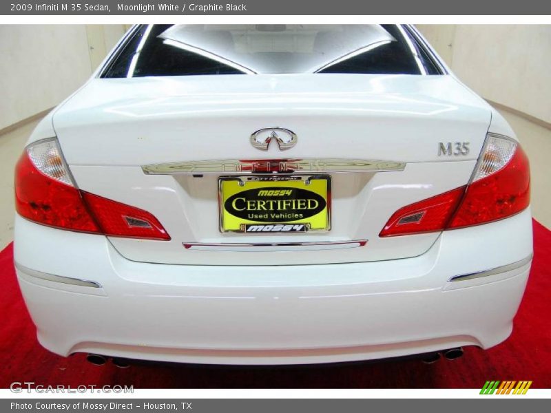 Moonlight White / Graphite Black 2009 Infiniti M 35 Sedan