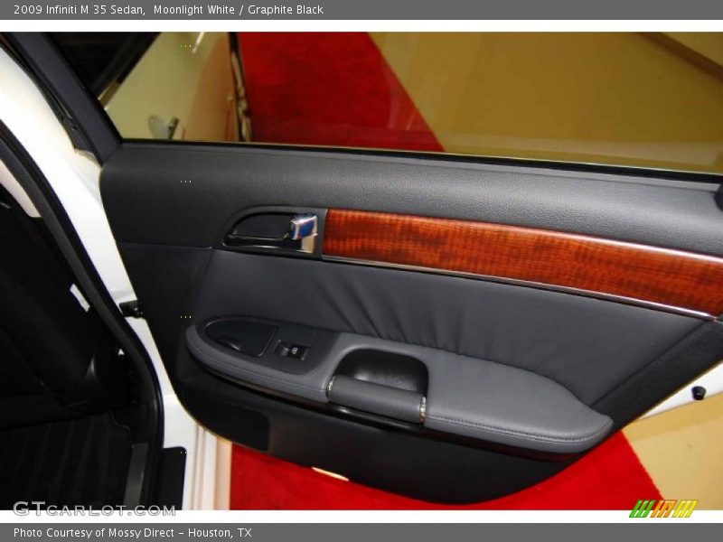 Moonlight White / Graphite Black 2009 Infiniti M 35 Sedan